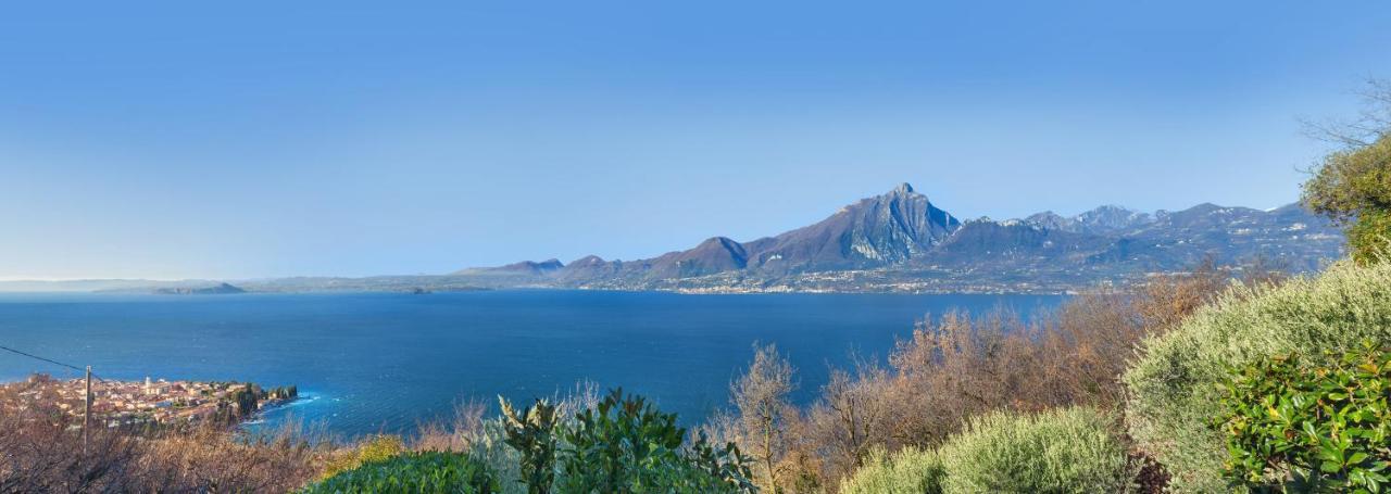 Villetta Blue Panorama With Jacuzzi Torri Del Benaco Exterior foto